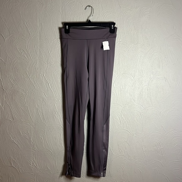 479. Fabletics Bra Top and Legging set in ~ size small - Picture 5 of 11